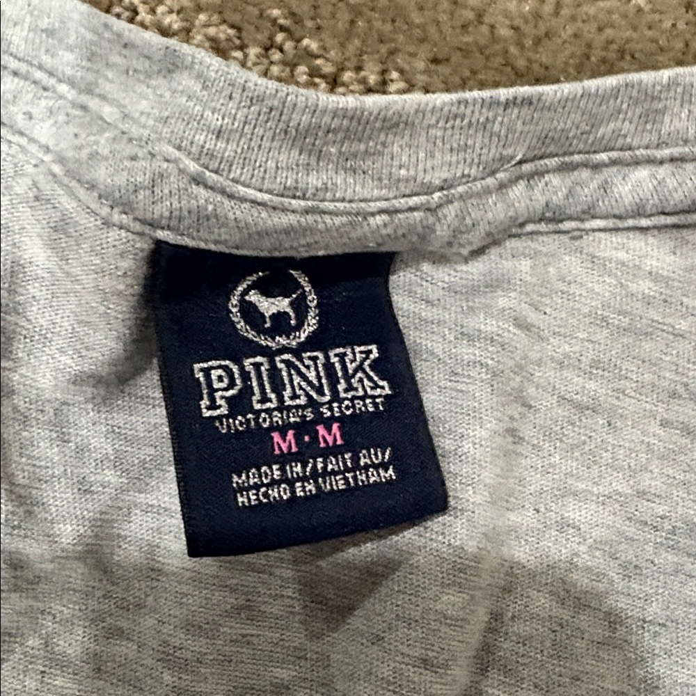 Gray Victoria’s Secret Canada Pink T-Shirt size M - Picture 4 of 4